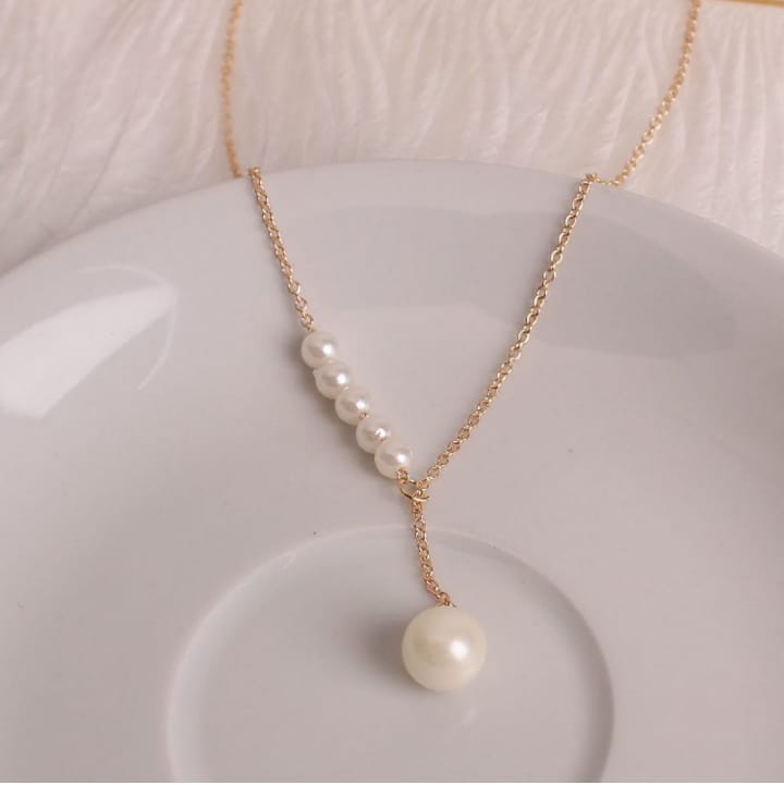 Stylish Silver Clavicle Pendant Necklace