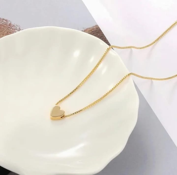 Tiny Heart Shape Pendant Necklace