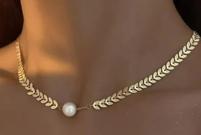 Pearl Leaf Korean Pendant Necklace
