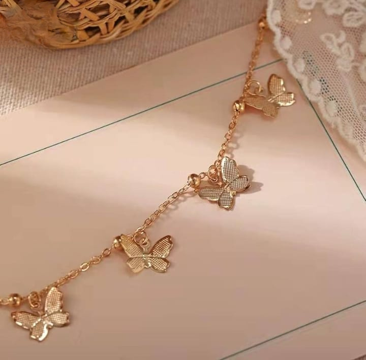 Beautiful Butterfly Hand Charm Bracelet/ payal