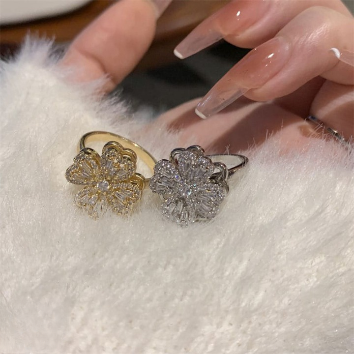 Adjustable Clover Zircon Rotating Ring