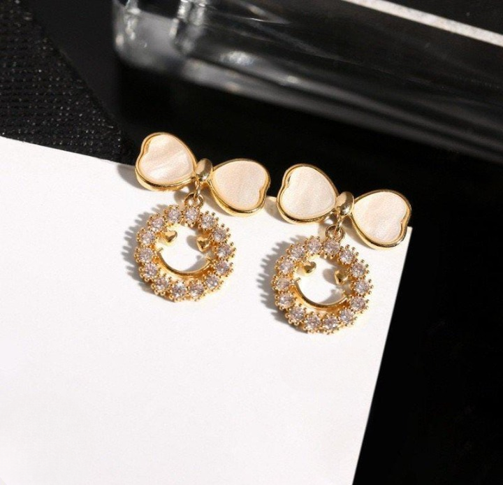 Smiley Face Zircon Bow Earrings