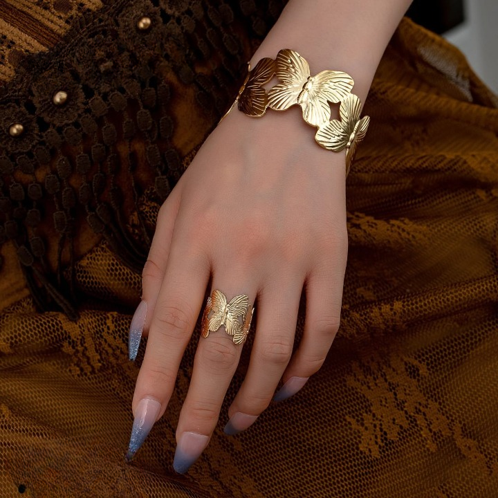 Adjustable Floral Alloy Hand Cuff
