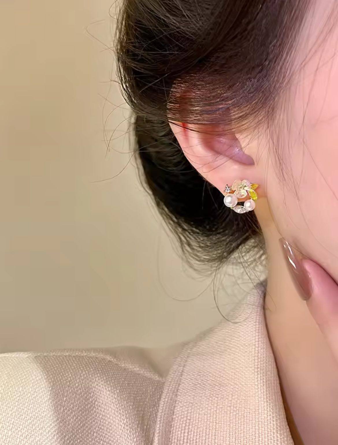 Korean Leaf Sparkling Pearl Earrings