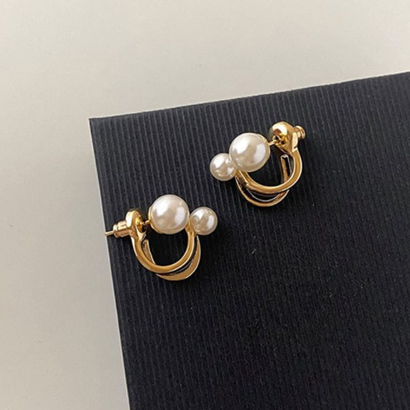 Pearl Circle Korean Earrings