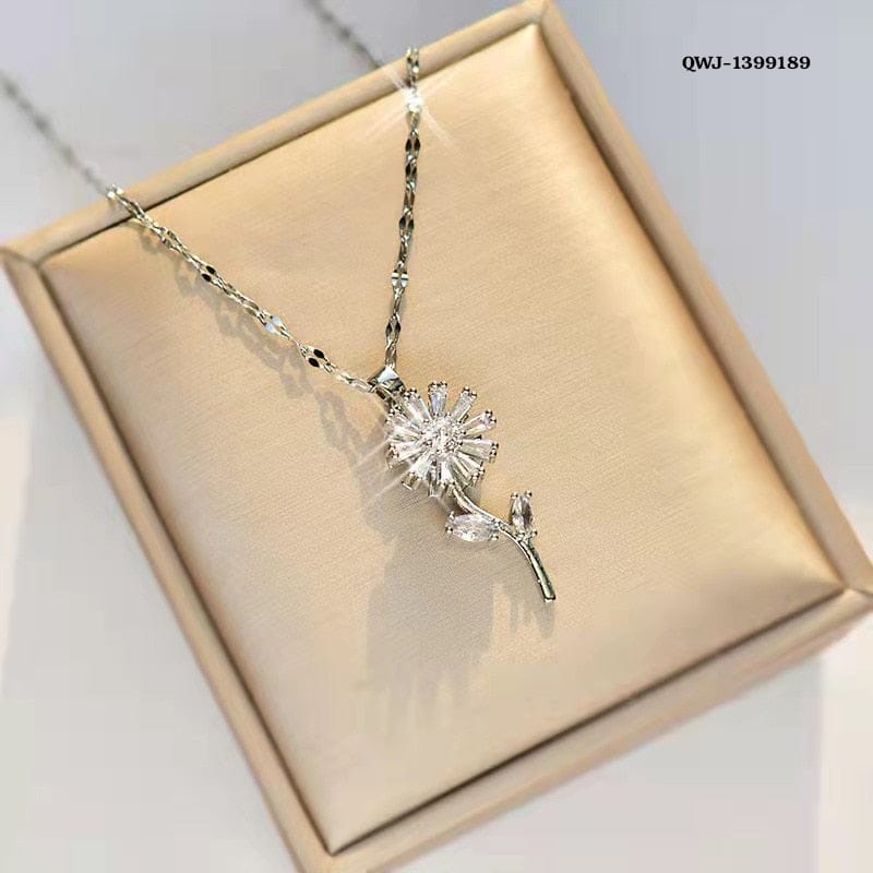 Rotating Flower Pendant Necklace
